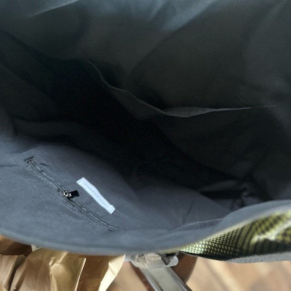 Lulu Dharma Weekender Bag - Picture 8 of 9